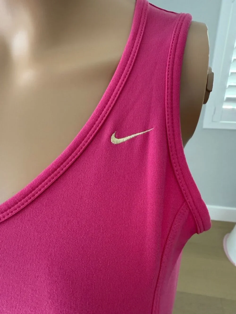 Nike Fit-Dry Women's Pink Athletic Tank Top No Built-In Bra - Size Small